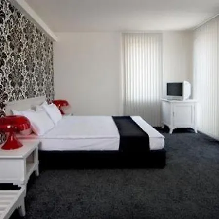 Hotel Studio Hotel 3*